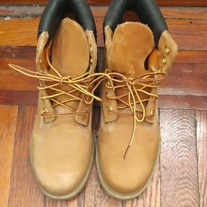 Women's Premium Timberland 6" Leather Waterproof Boot Size 7